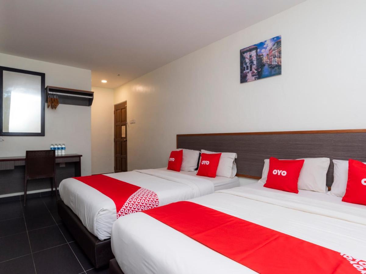 Oyo 44095 Bluewater Hotel Mersing Exterior photo